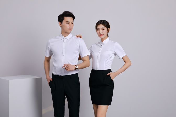 工作服職業(yè)裝的標(biāo)識性旨在突出兩點